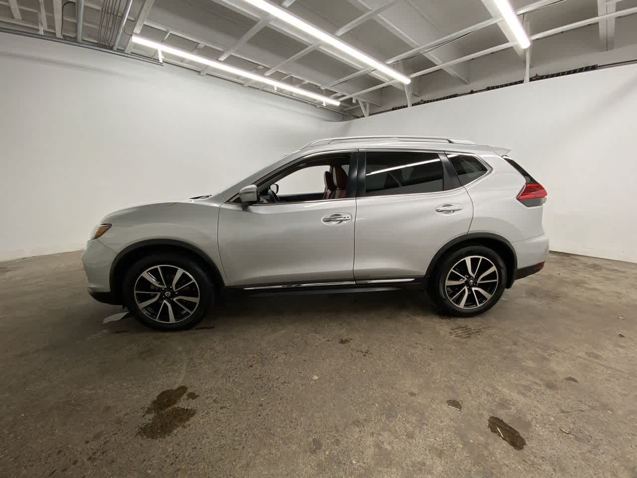 Thumbnail: 2017 Nissan Rogue - 3