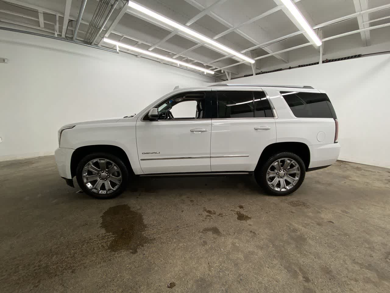 Thumbnail: 2016 GMC Yukon - 3