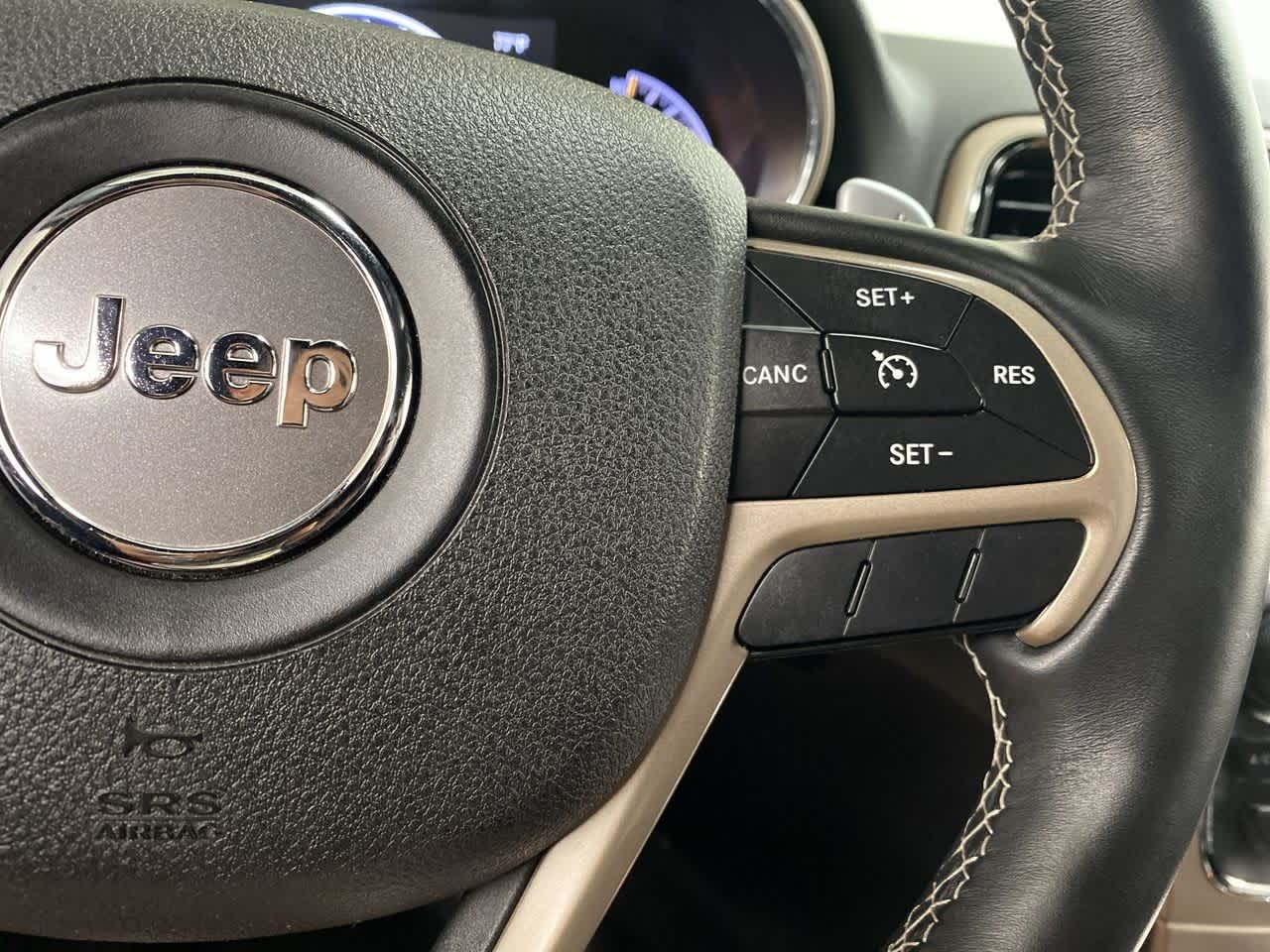 Thumbnail: 2017 Jeep Grand Cherokee - 22