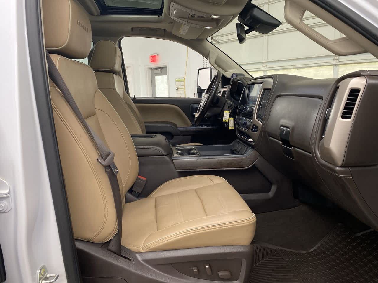 Thumbnail: 2019 GMC Sierra 3500 - 19