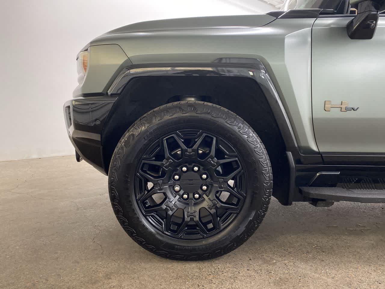 Thumbnail: 2024 GMC Hummer EV - 11