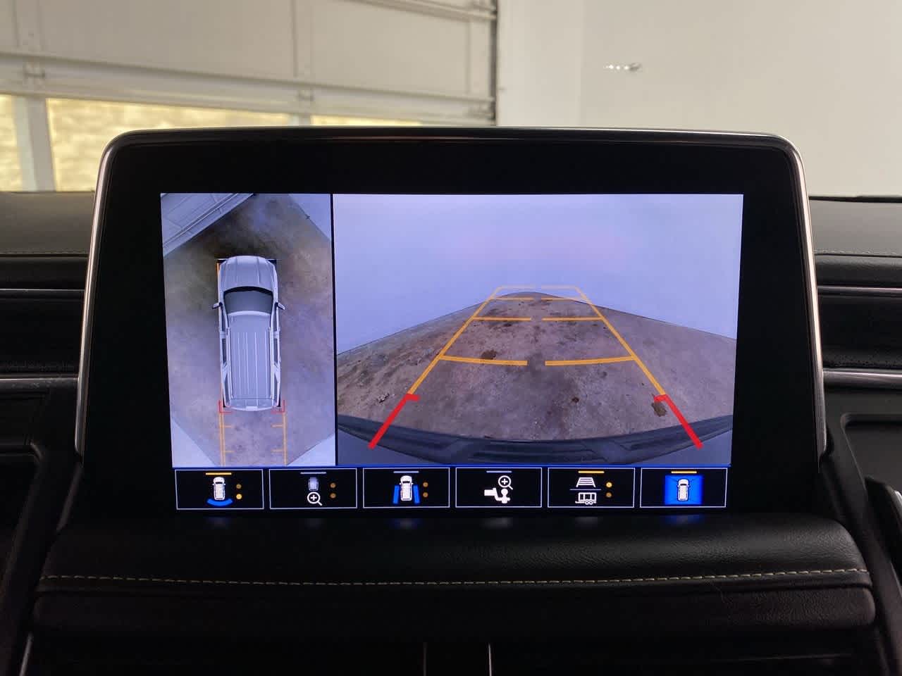 Thumbnail: 2021 GMC Yukon - 24