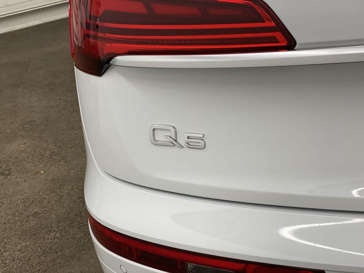 Thumbnail: 2022 Audi Q5 - 10