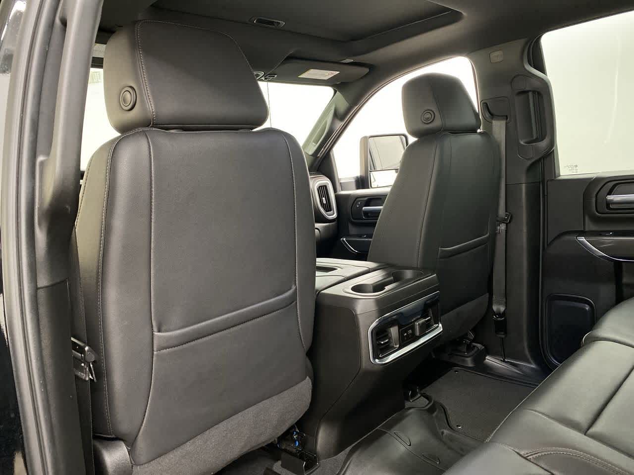 Thumbnail: 2022 GMC Sierra 3500 - 15