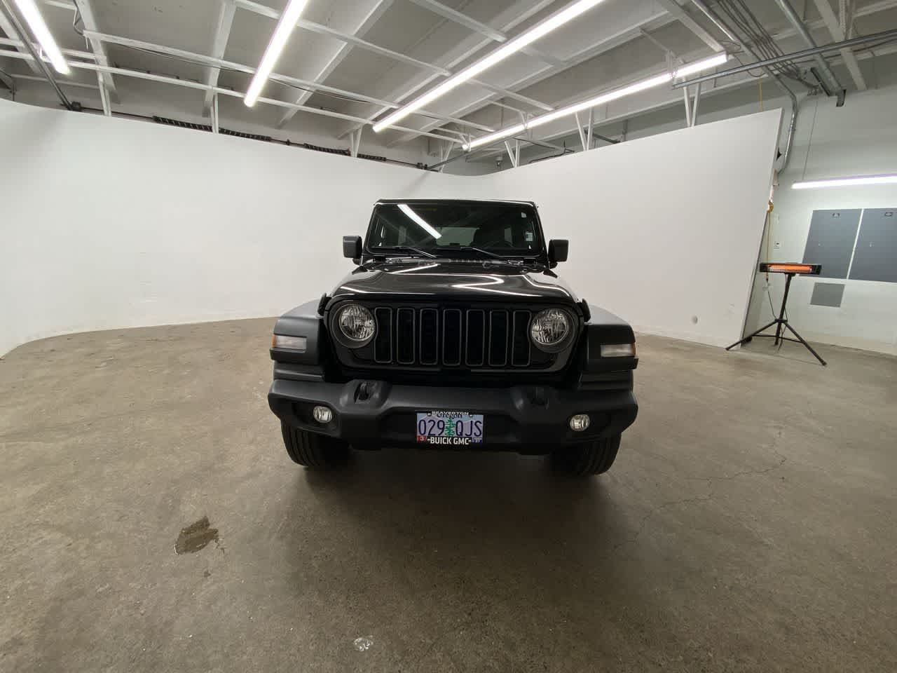 Thumbnail: 2025 Jeep Wrangler - 9