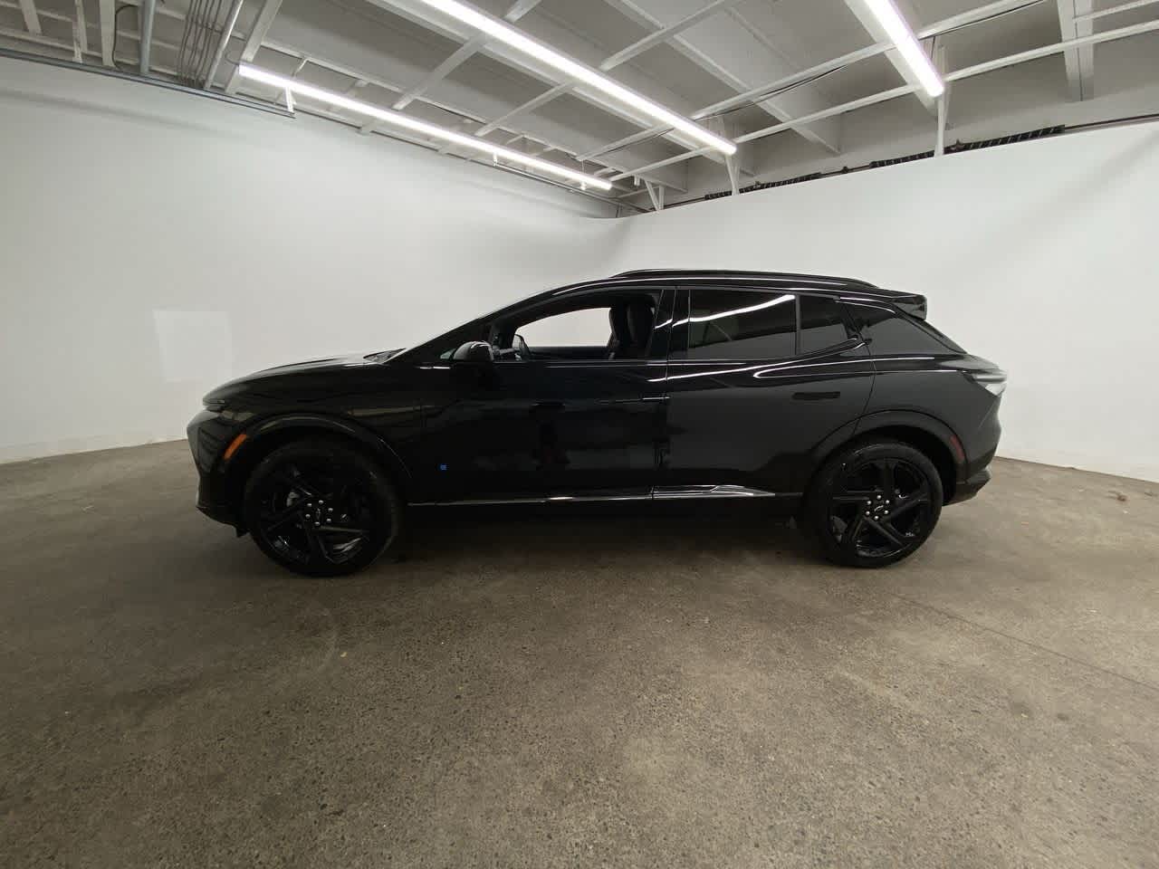 Thumbnail: 2024 Chevrolet Equinox - 3