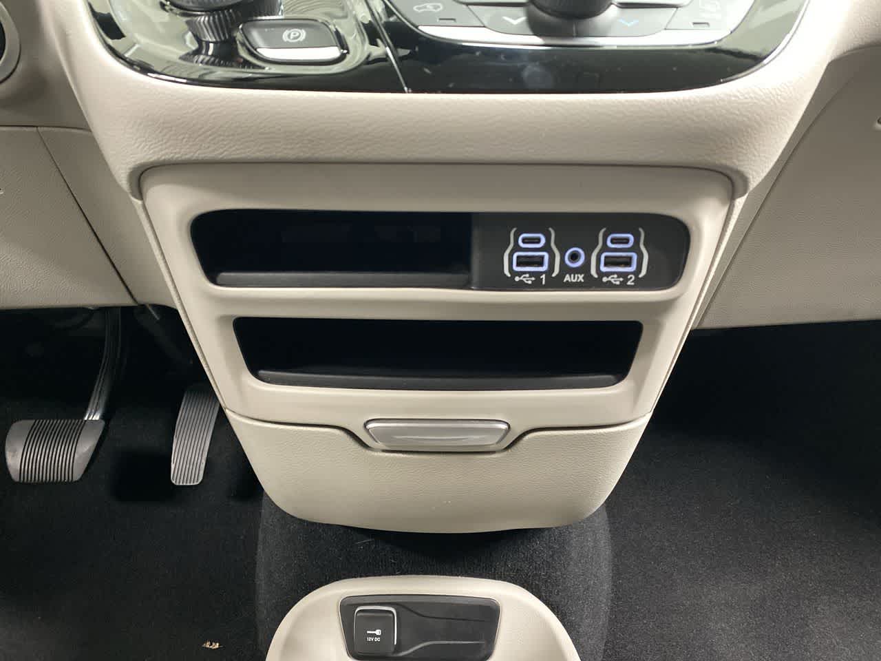Thumbnail: 2024 Chrysler Pacifica - 28