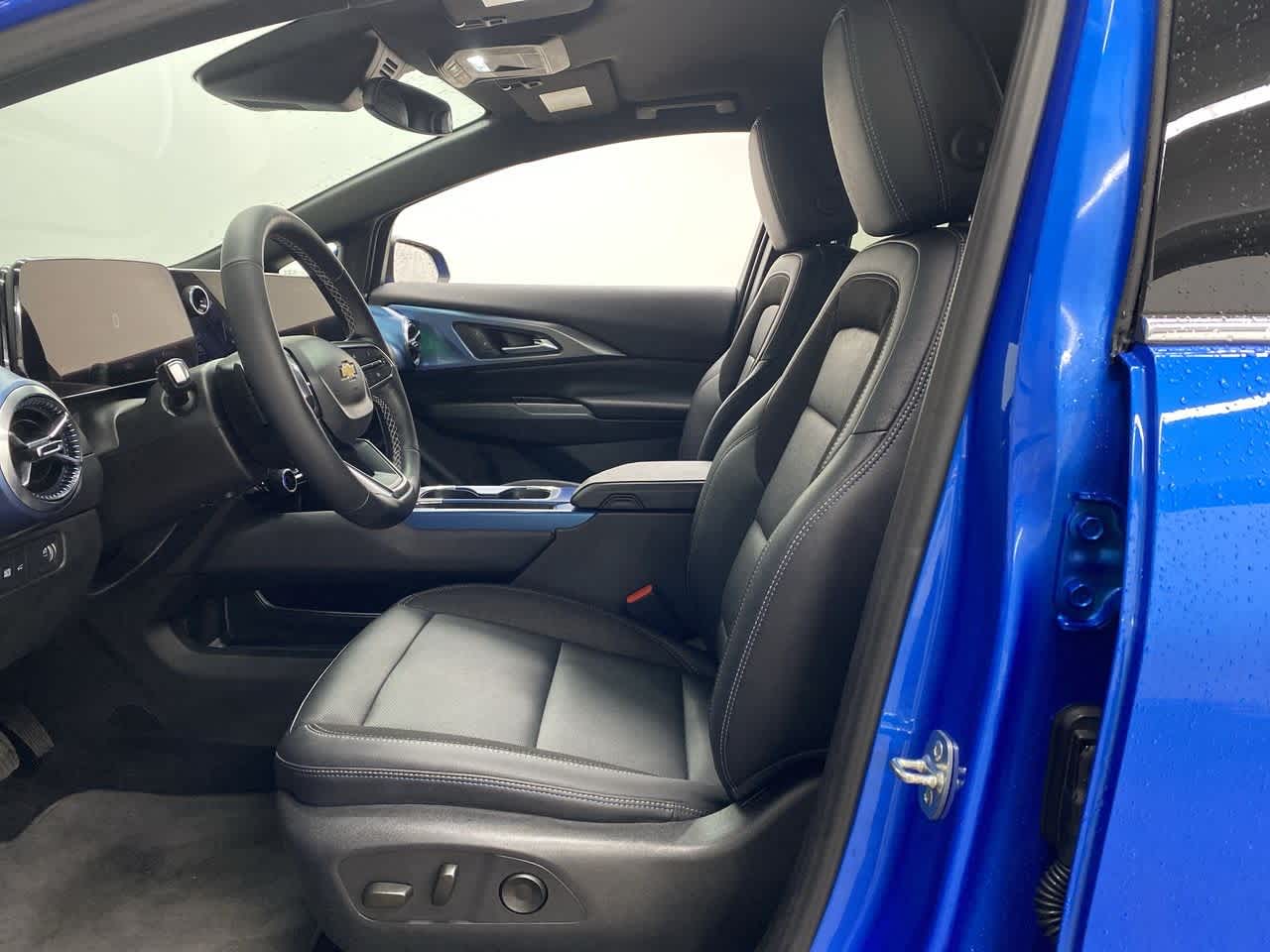 Thumbnail: 2025 Chevrolet Equinox - 13