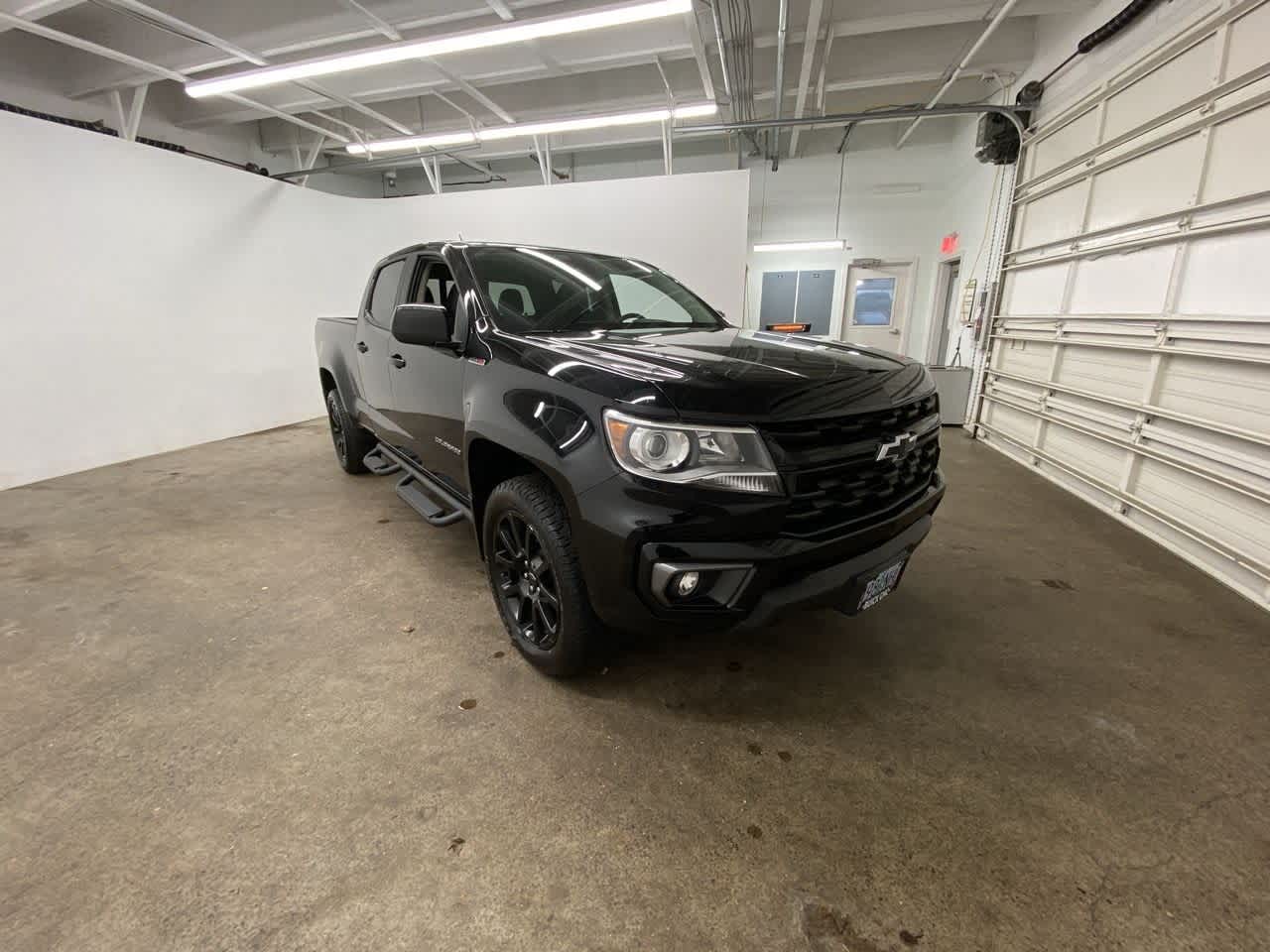 Thumbnail: 2022 Chevrolet Colorado - 8