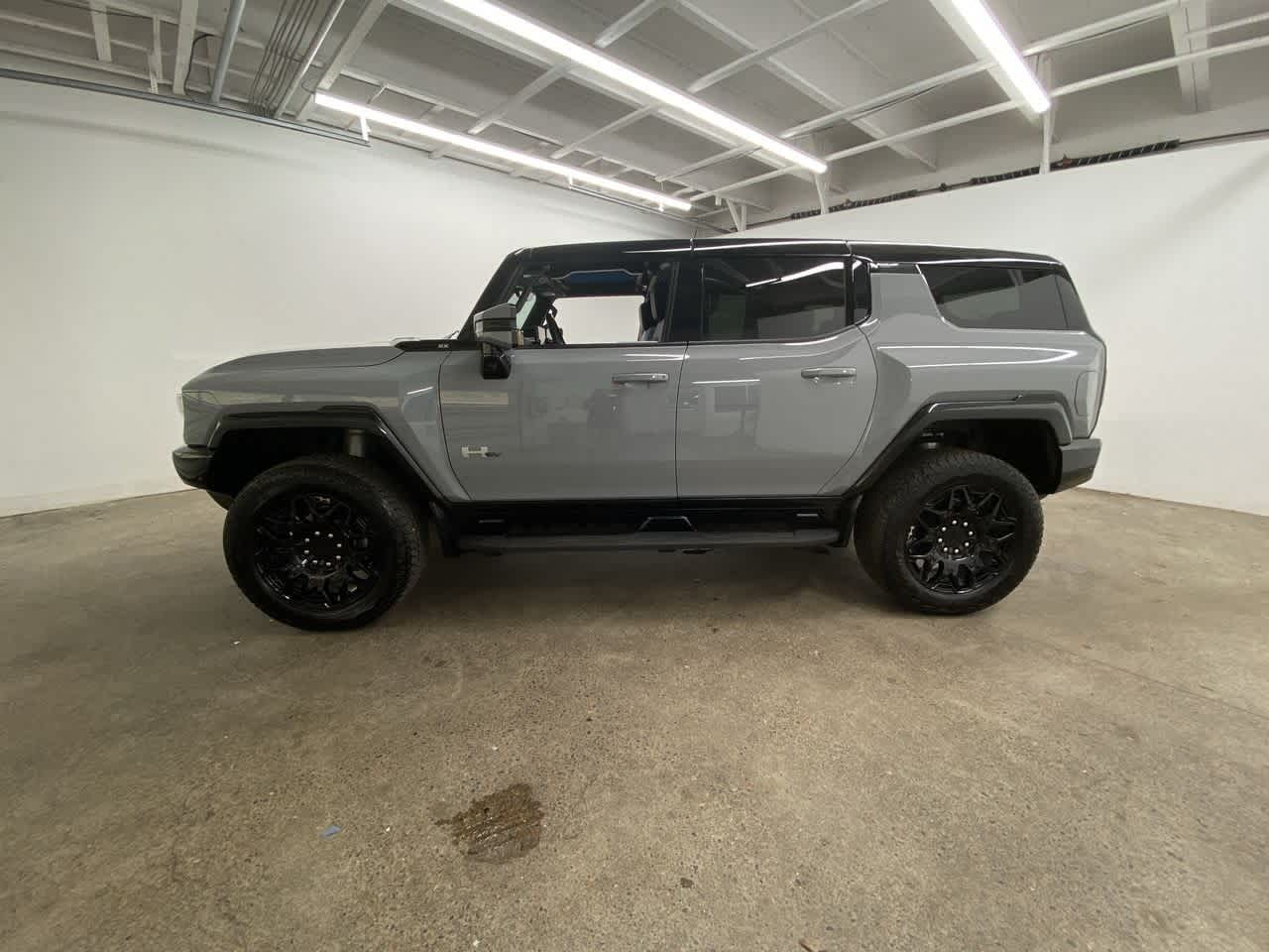 Thumbnail: 2024 GMC Hummer EV - 3
