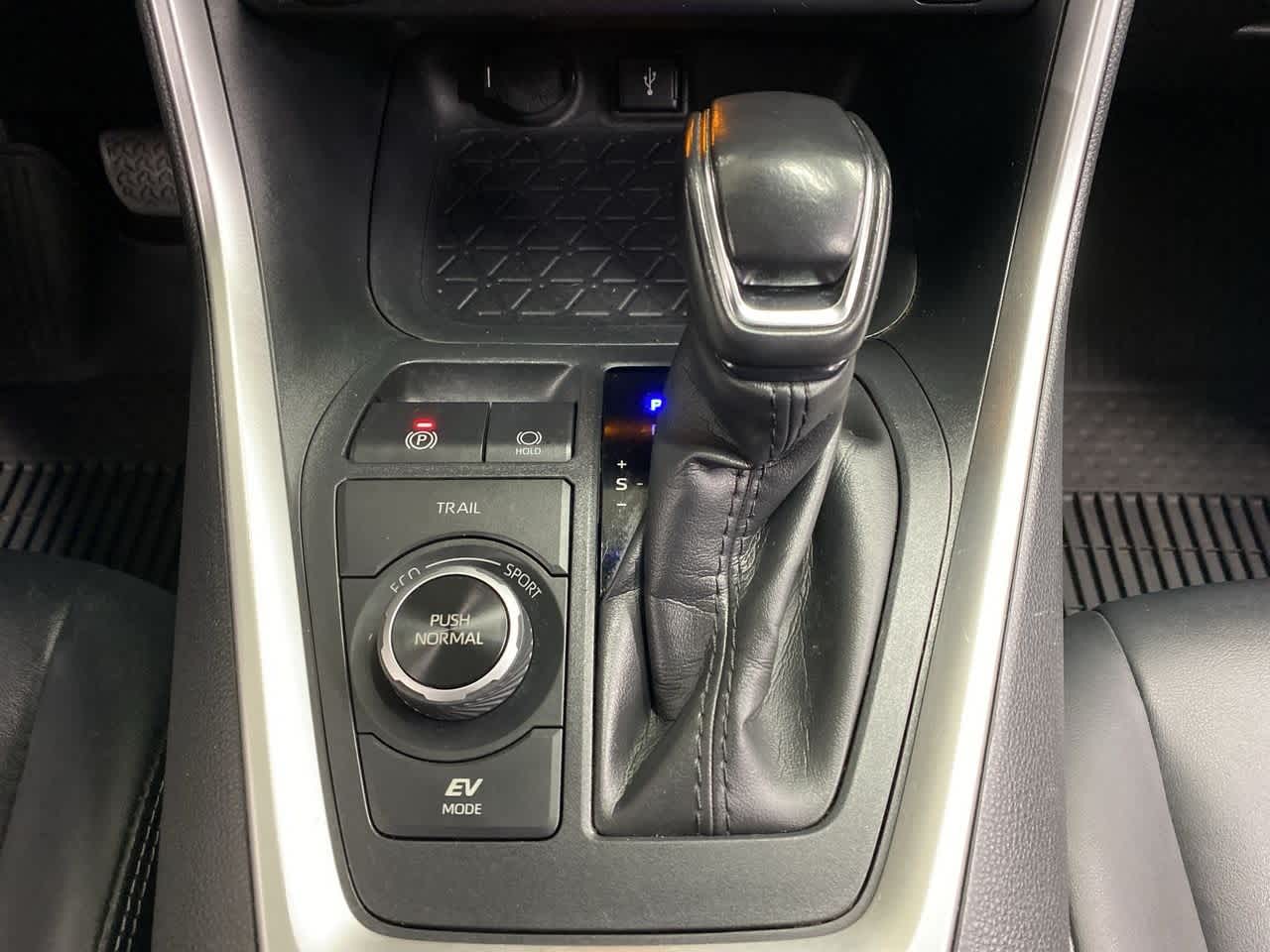 Thumbnail: 2021 Toyota RAV4 - 29