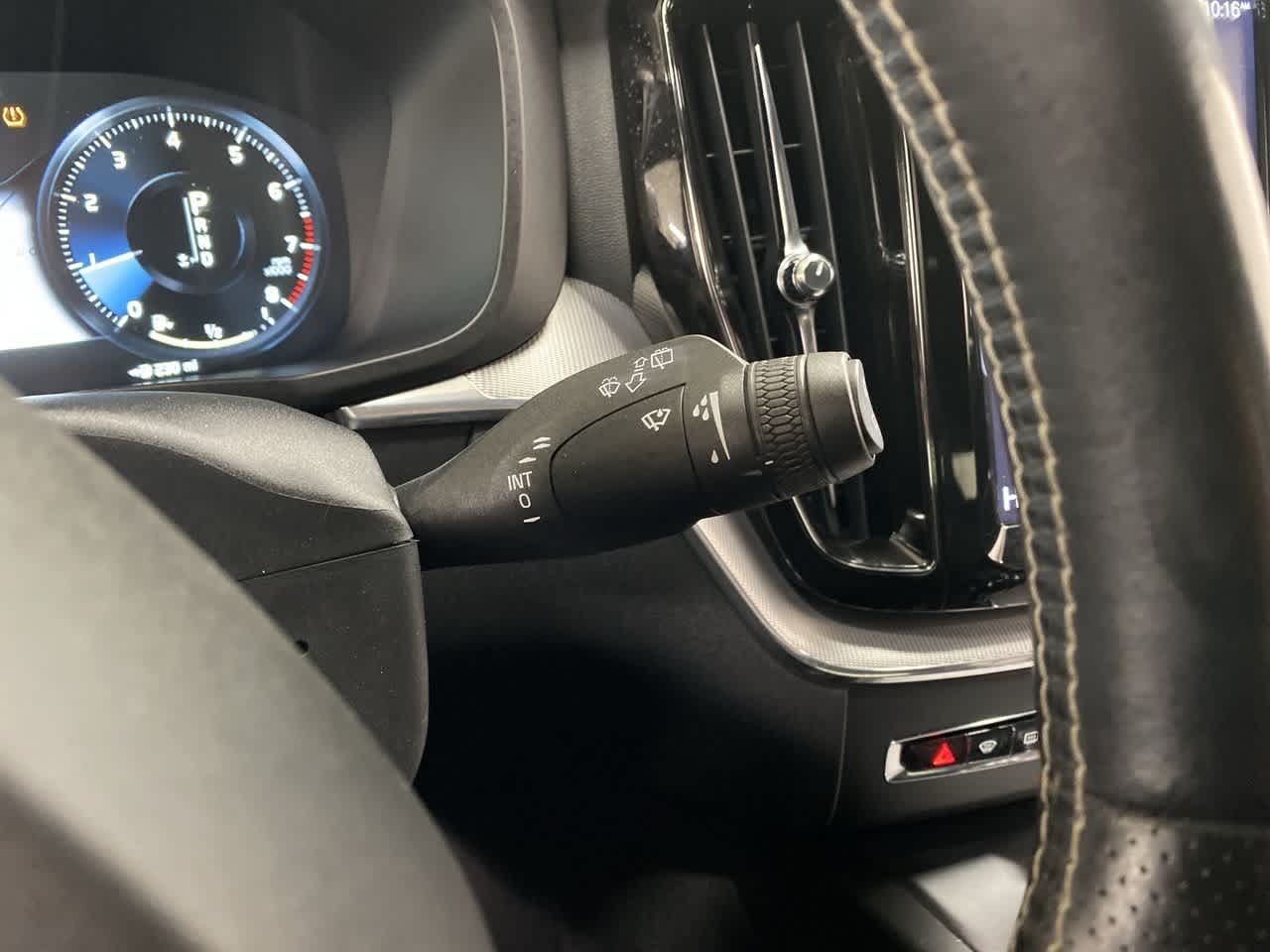 Thumbnail: 2019 Volvo XC60 - 24