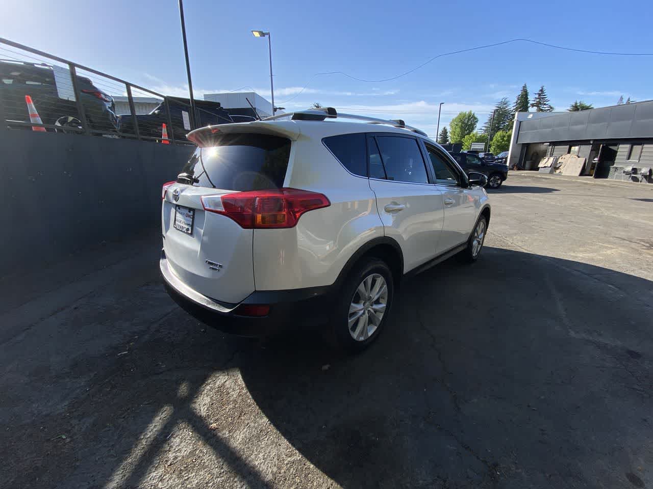 Thumbnail: 2014 Toyota RAV4 - 6
