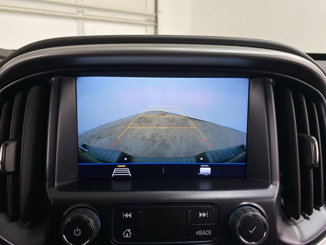 Thumbnail: 2022 Chevrolet Colorado - 25