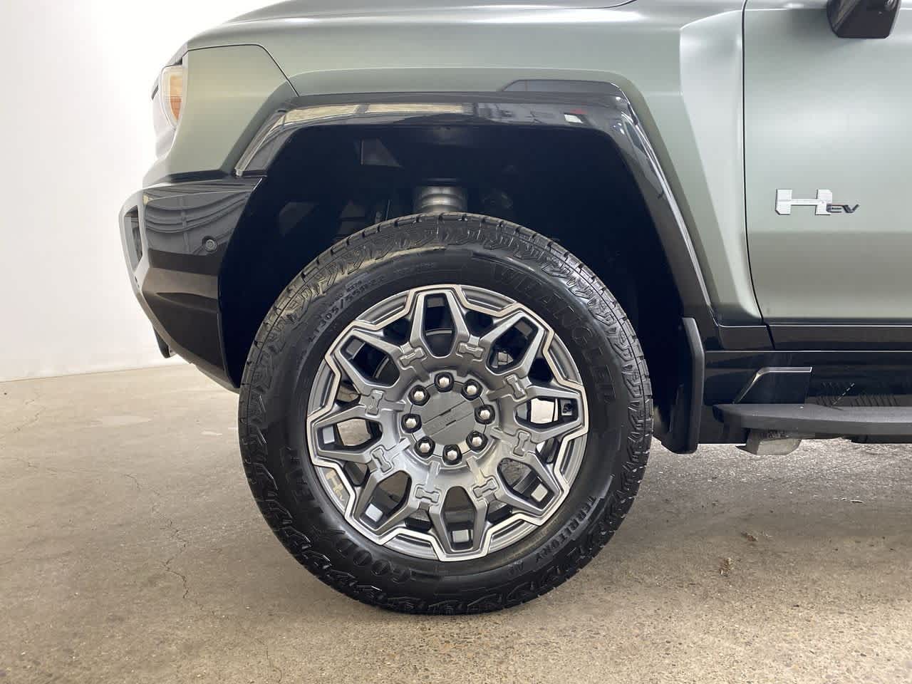 Thumbnail: 2024 GMC Hummer EV - 11