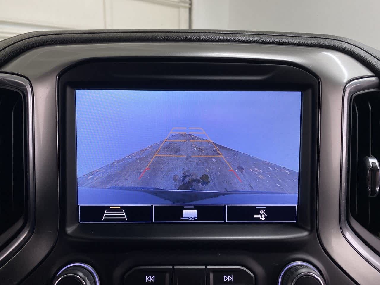 Thumbnail: 2020 Chevrolet Silverado 1500 - 24