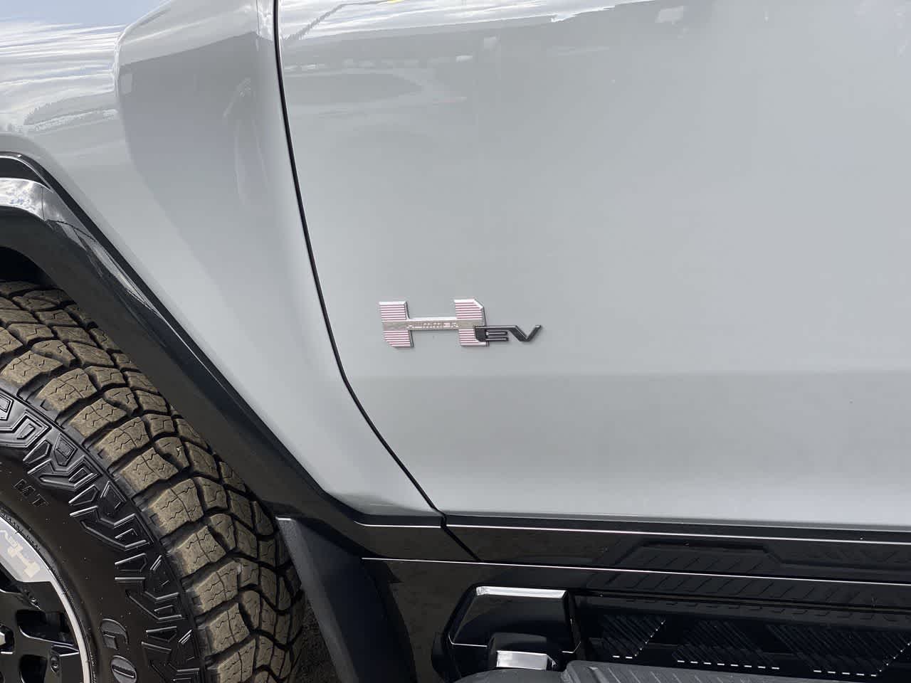 Thumbnail: 2025 GMC Hummer EV - 10