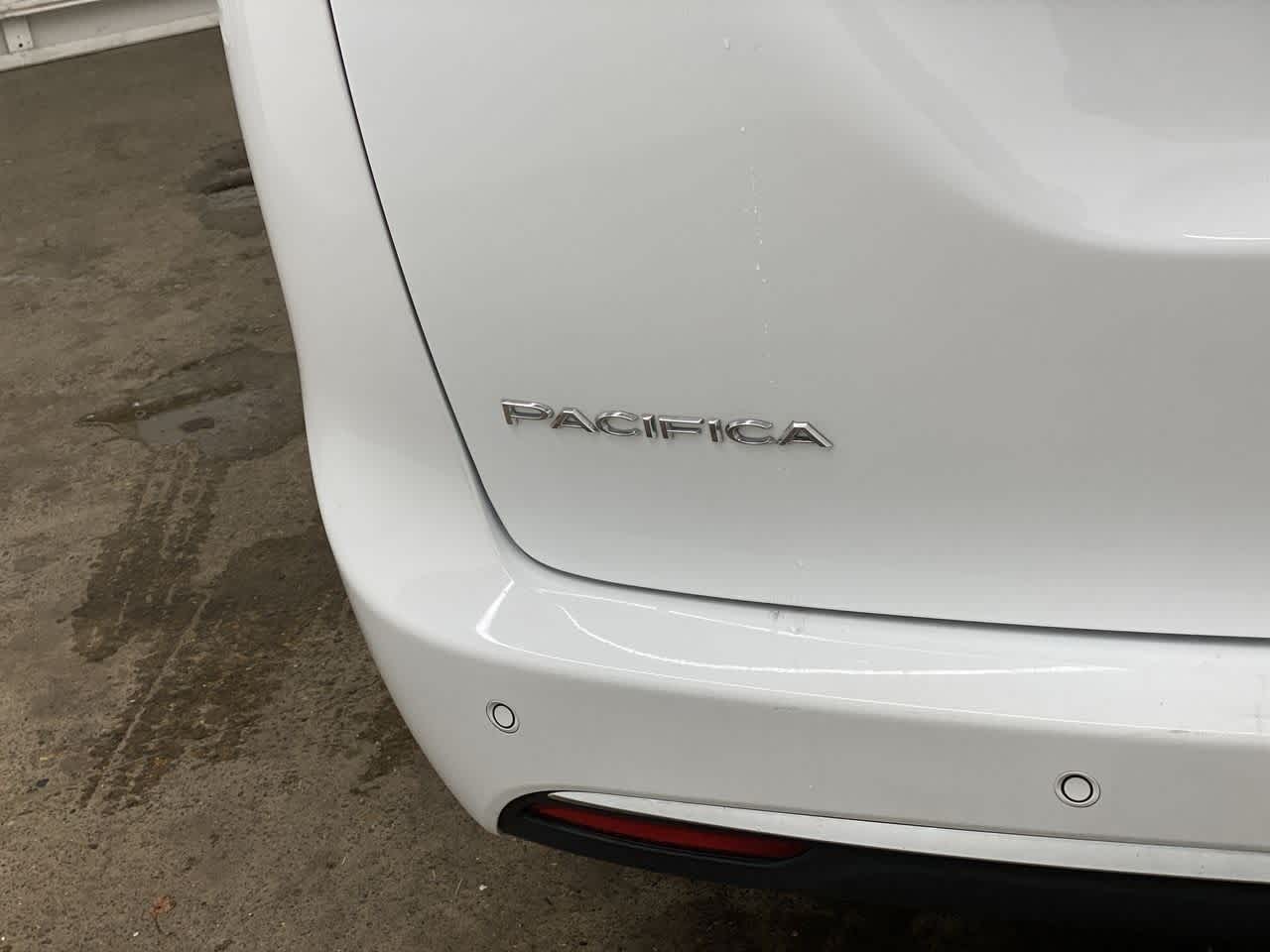 Thumbnail: 2024 Chrysler Pacifica - 10