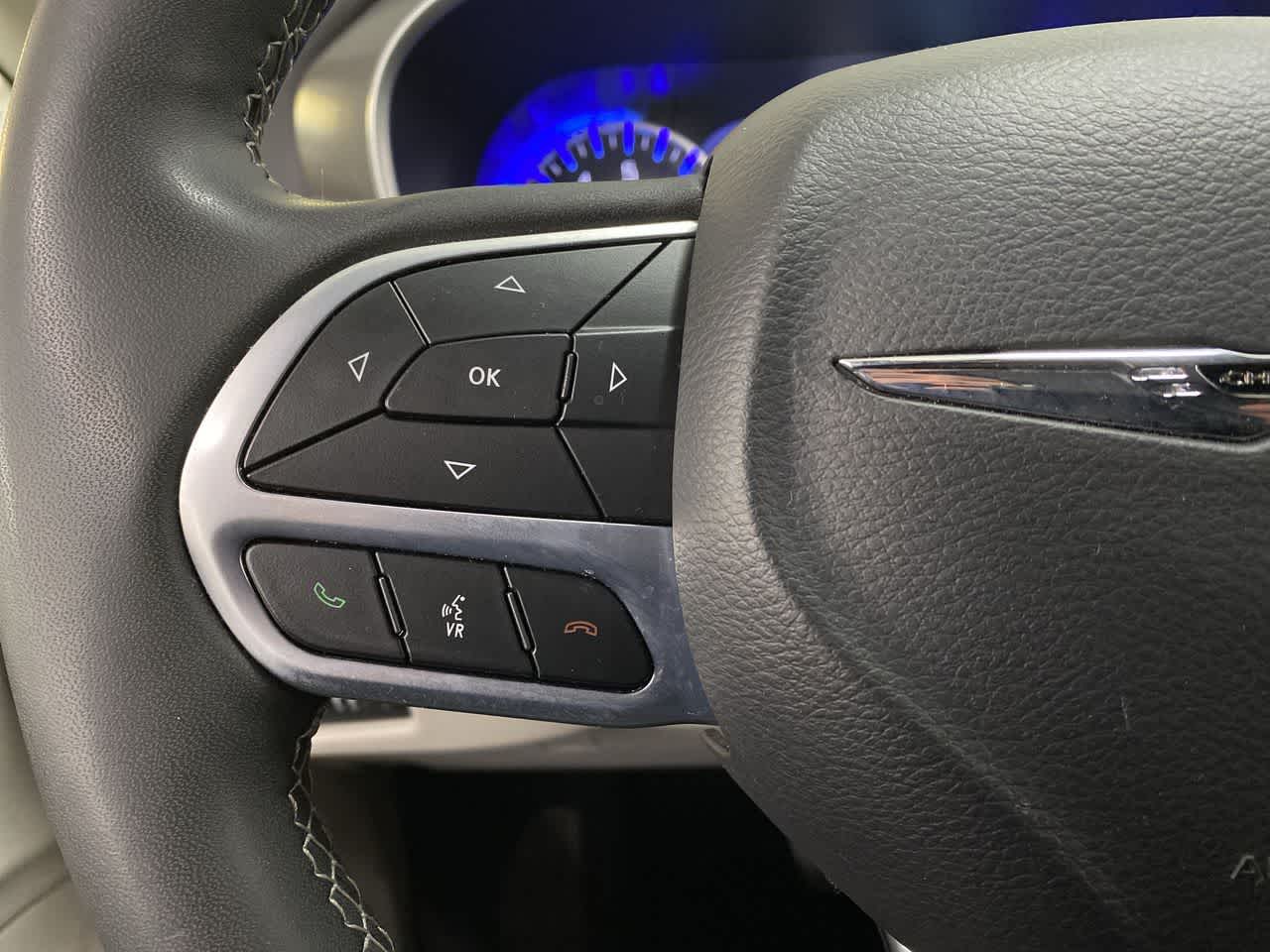 Thumbnail: 2023 Chrysler Pacifica - 19