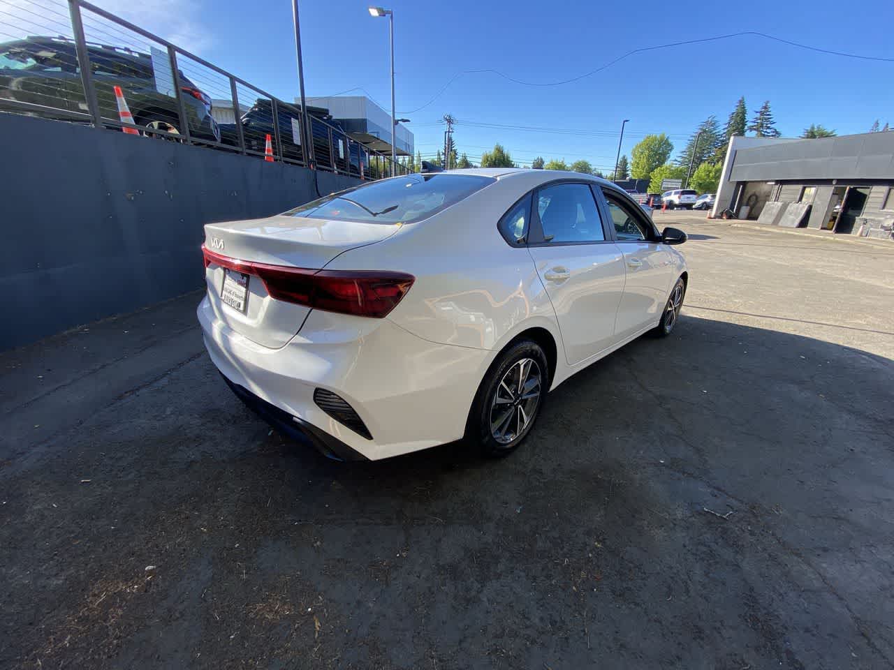 Thumbnail: 2024 Kia Forte - 6