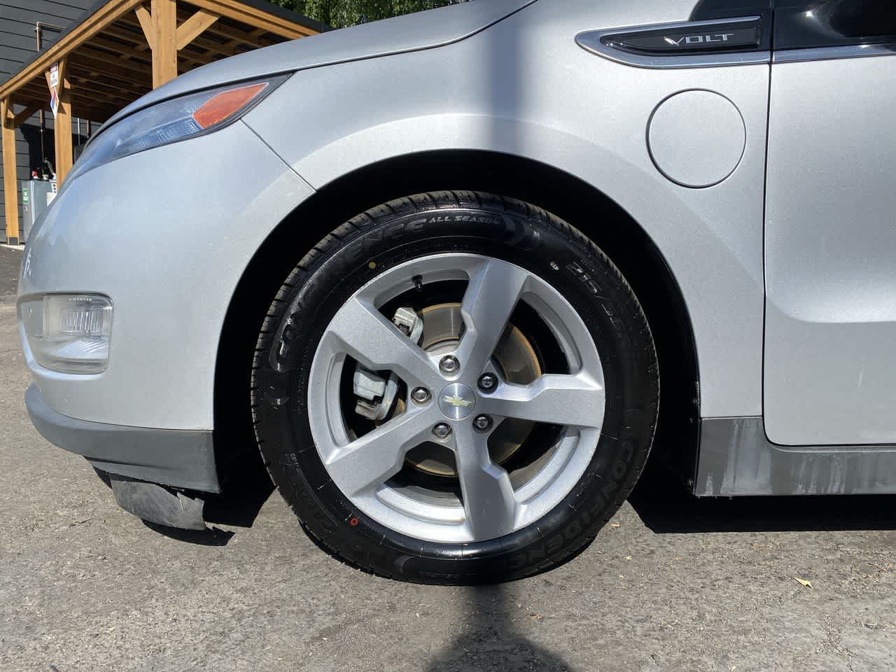 Thumbnail: 2012 Chevrolet Volt - 11
