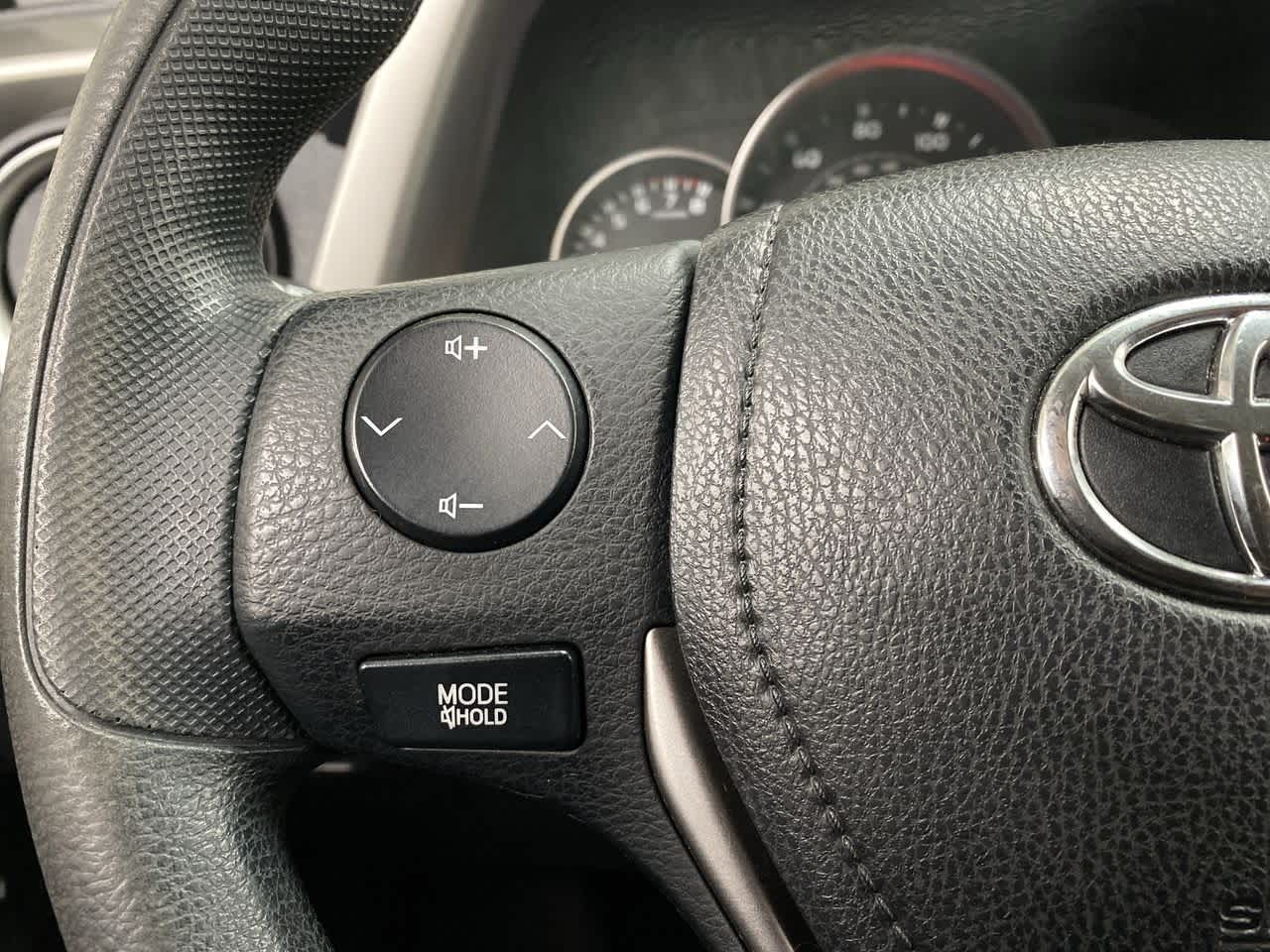 Thumbnail: 2016 Toyota RAV4 - 21