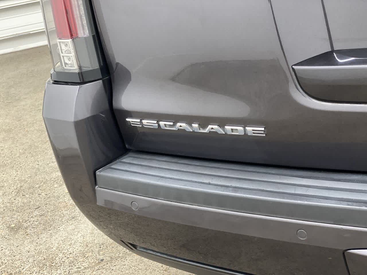 Thumbnail: 2015 Cadillac Escalade - 10