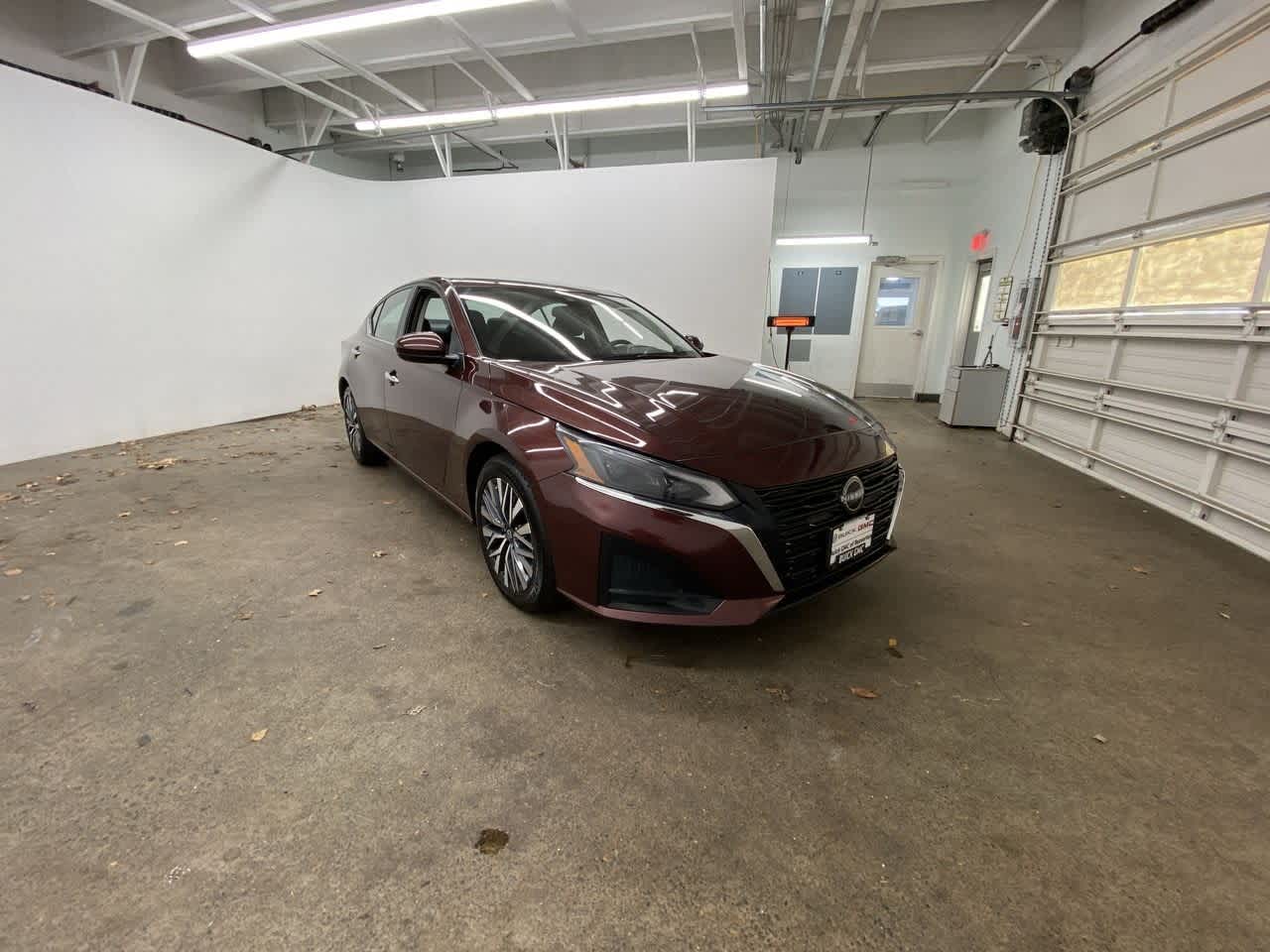 Thumbnail: 2023 Nissan Altima - 8