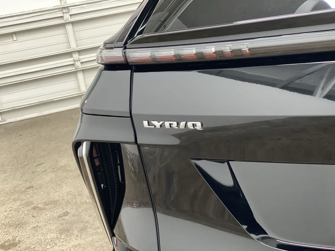 Thumbnail: 2024 Cadillac Lyriq - 10