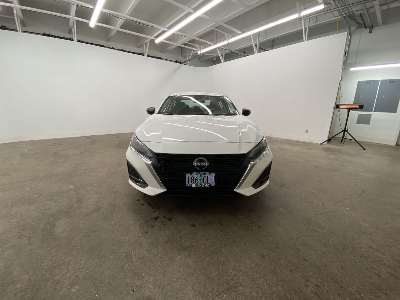 Thumbnail: 2025 Nissan Altima - 9