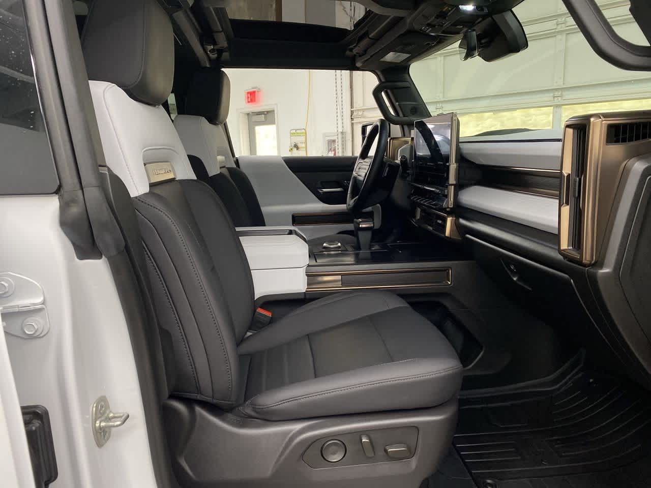 Thumbnail: 2024 GMC Hummer EV - 18