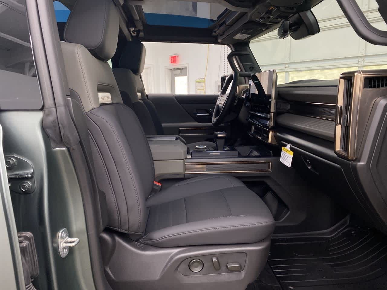 Thumbnail: 2024 GMC Hummer EV - 18