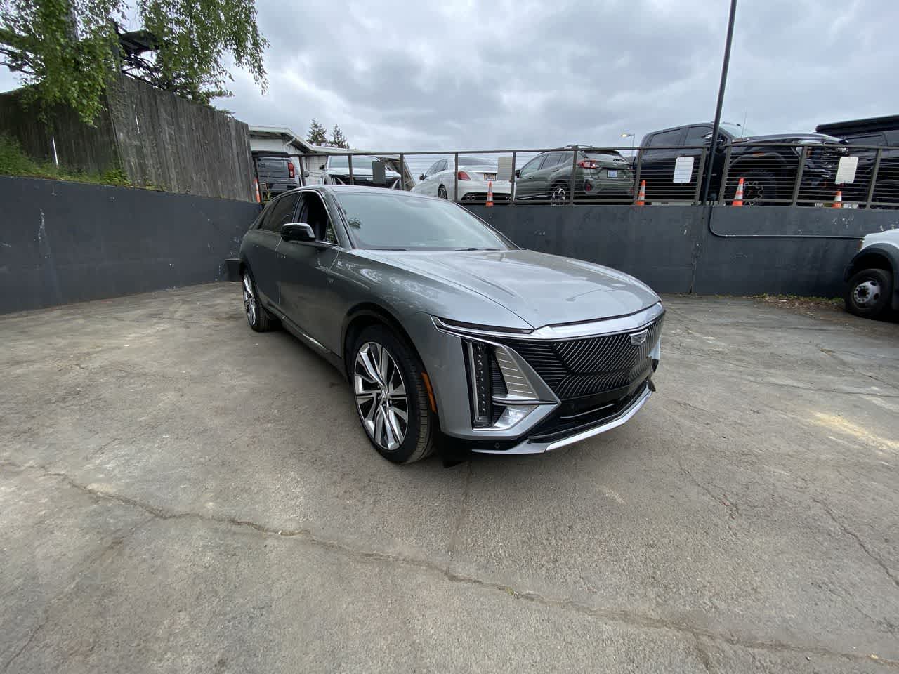 Thumbnail: 2024 Cadillac Lyriq - 8