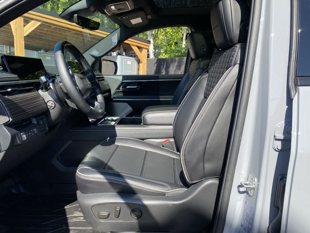 Thumbnail: 2025 GMC Sierra EV - 13