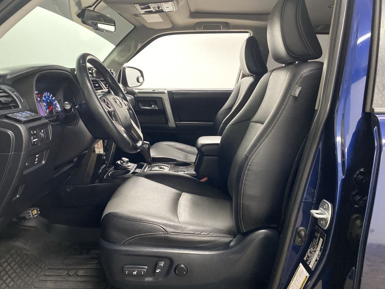 Thumbnail: 2016 Toyota 4Runner - 12