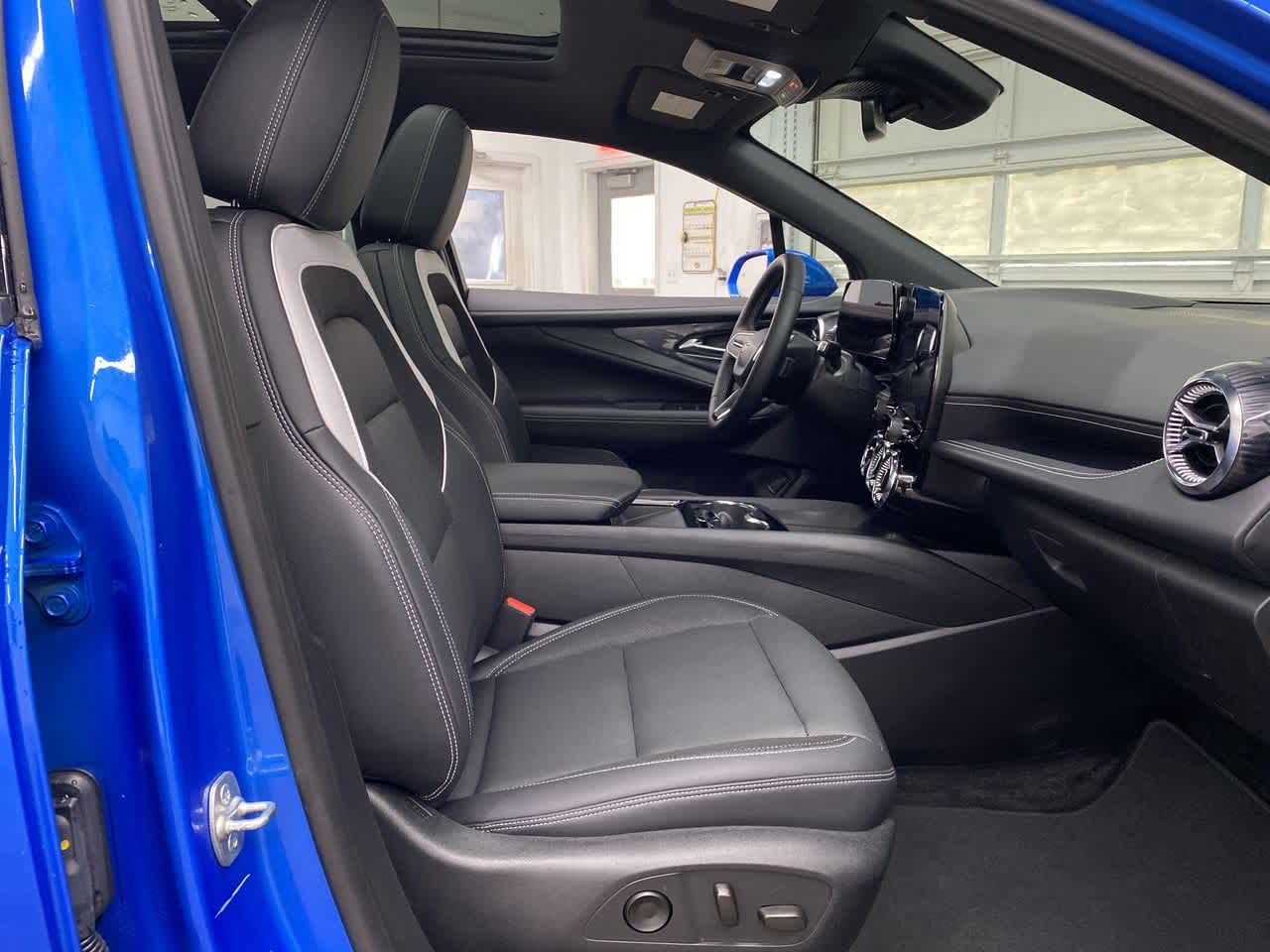 Thumbnail: 2024 Chevrolet Blazer EV - 18