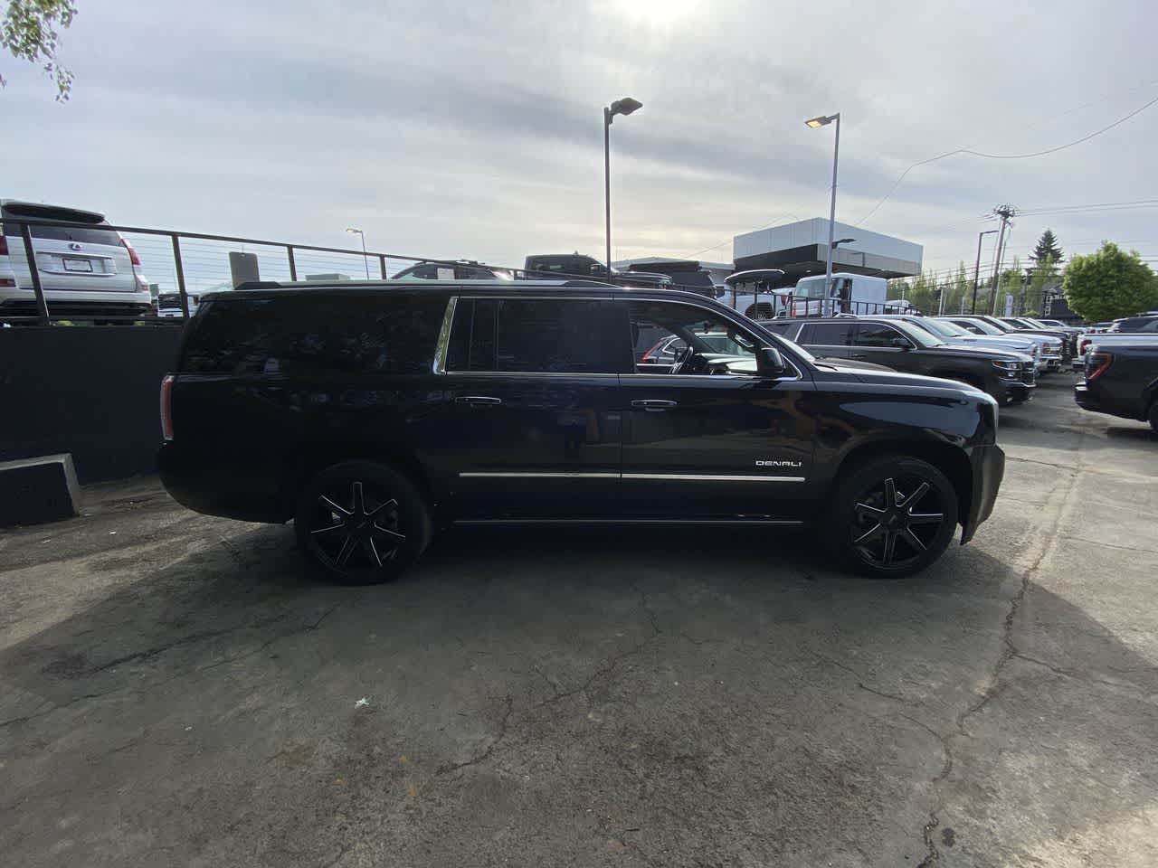 Thumbnail: 2019 GMC Yukon XL - 7