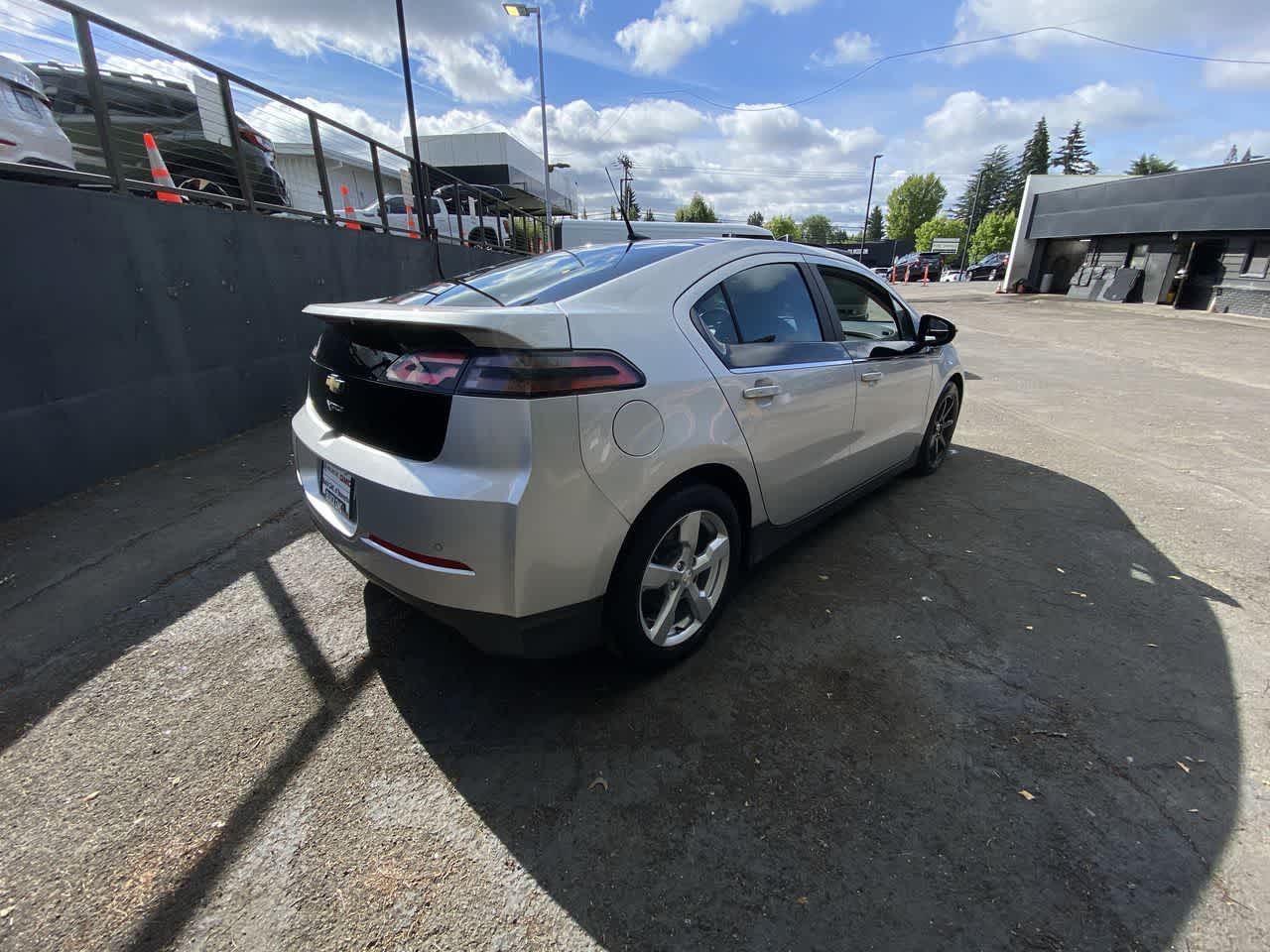 Thumbnail: 2012 Chevrolet Volt - 6