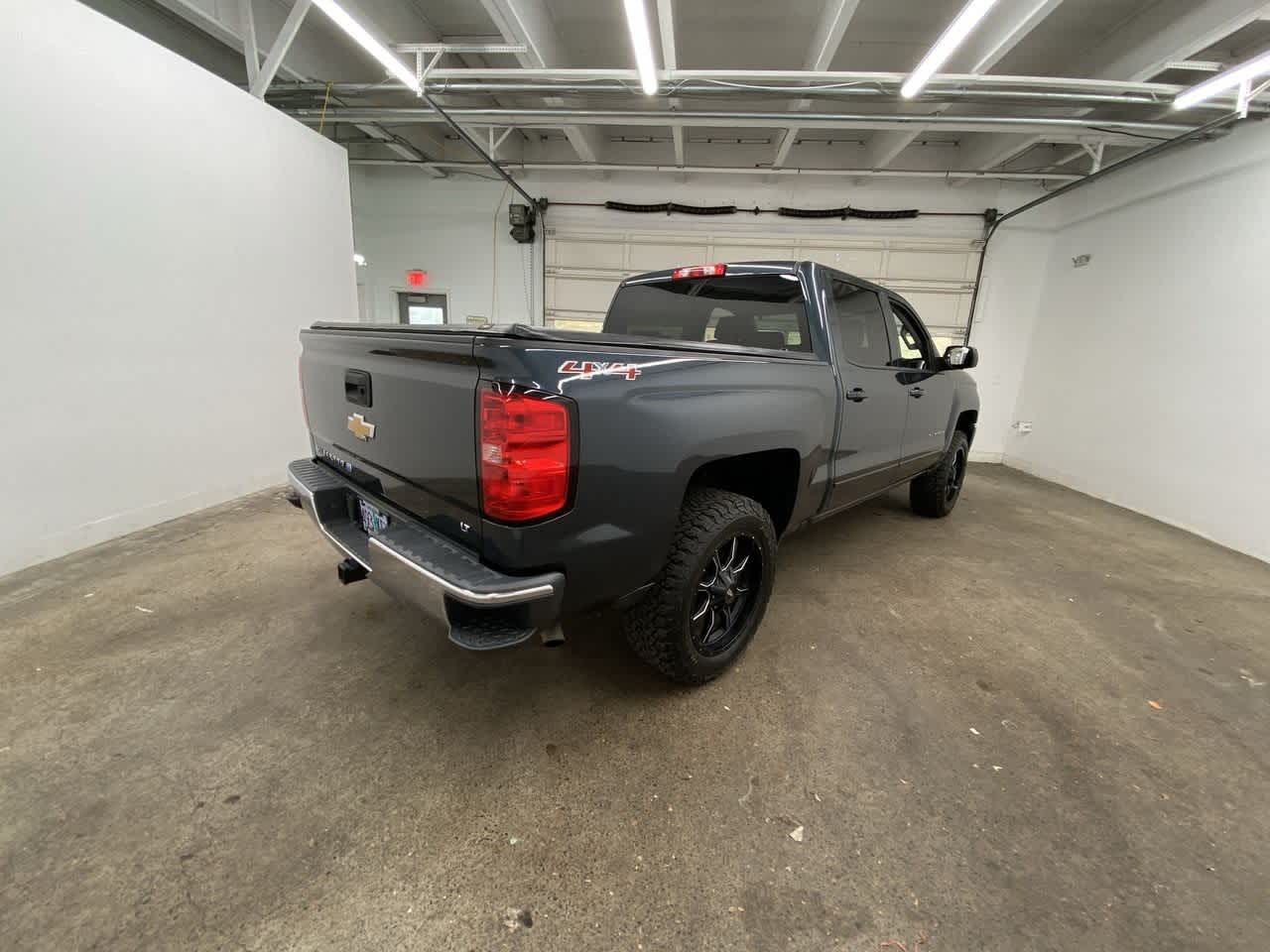 Thumbnail: 2017 Chevrolet Silverado 1500 - 6