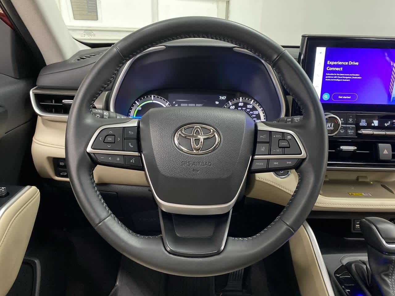 Thumbnail: 2023 Toyota Highlander - 20