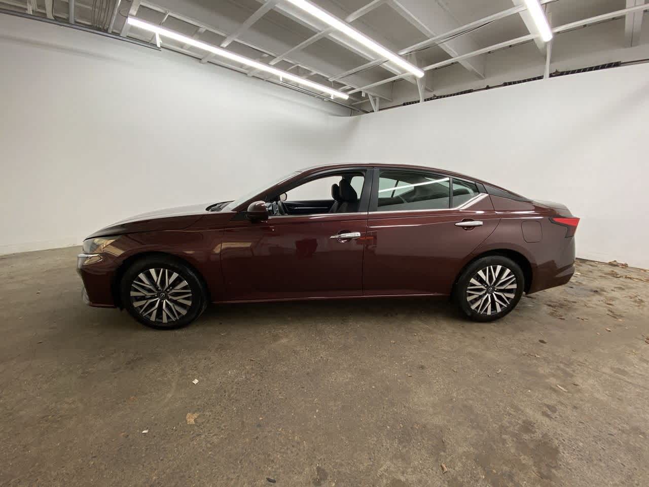 Thumbnail: 2023 Nissan Altima - 3