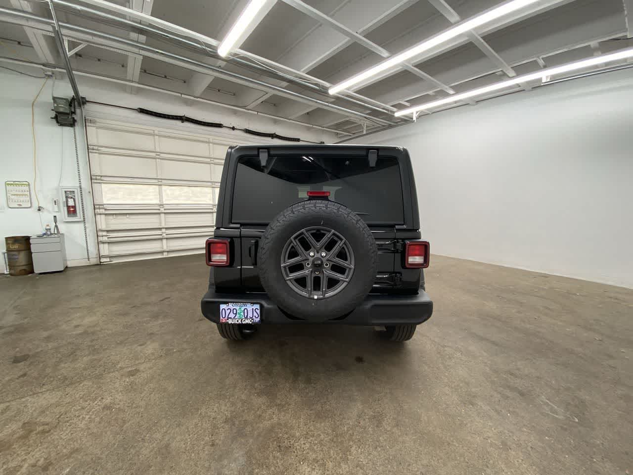 Thumbnail: 2025 Jeep Wrangler - 5