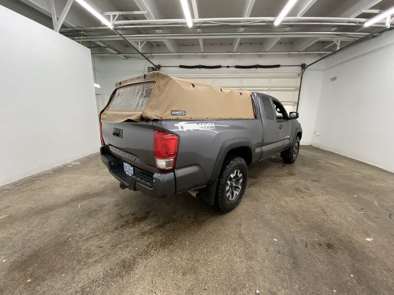Thumbnail: 2017 Toyota Tacoma - 6