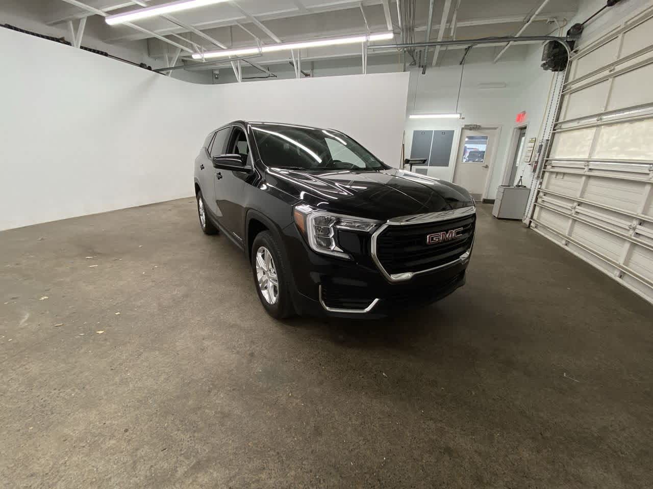 Thumbnail: 2024 GMC Terrain - 8