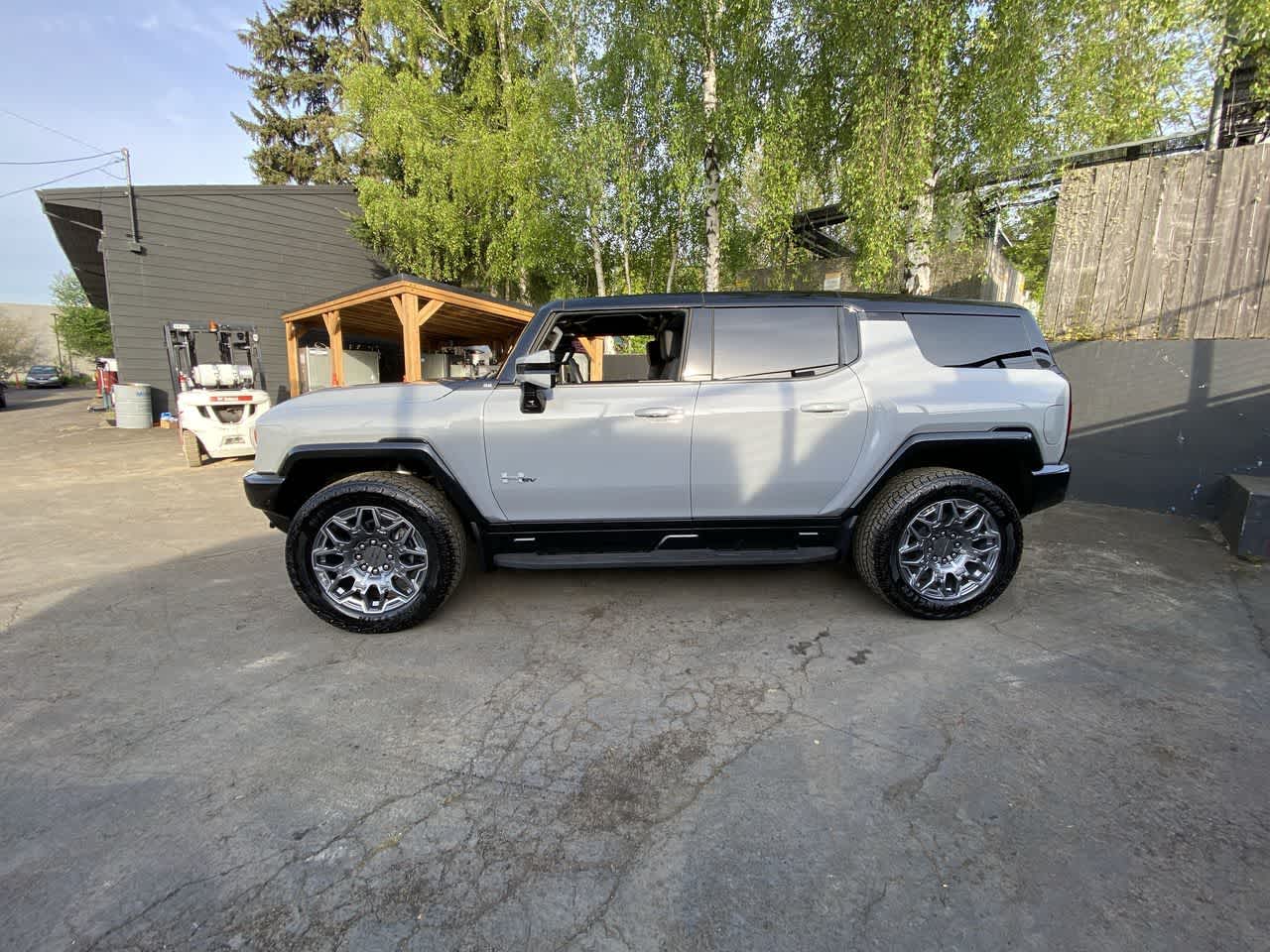 Thumbnail: 2025 GMC Hummer EV - 3