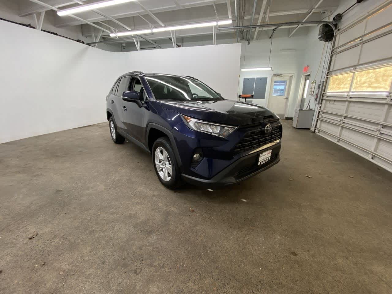 Thumbnail: 2021 Toyota RAV4 - 8
