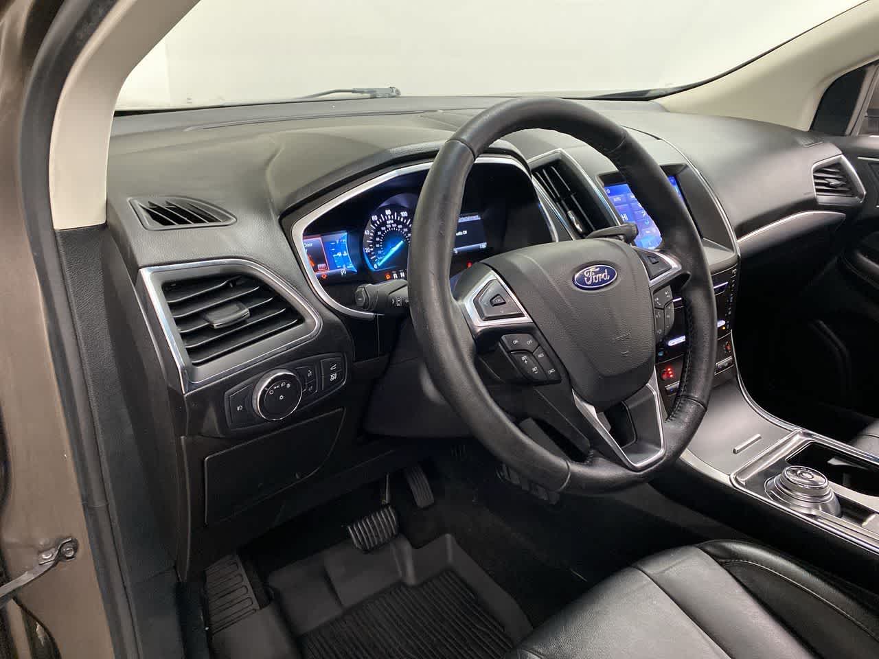 Thumbnail: 2019 Ford Edge - 2
