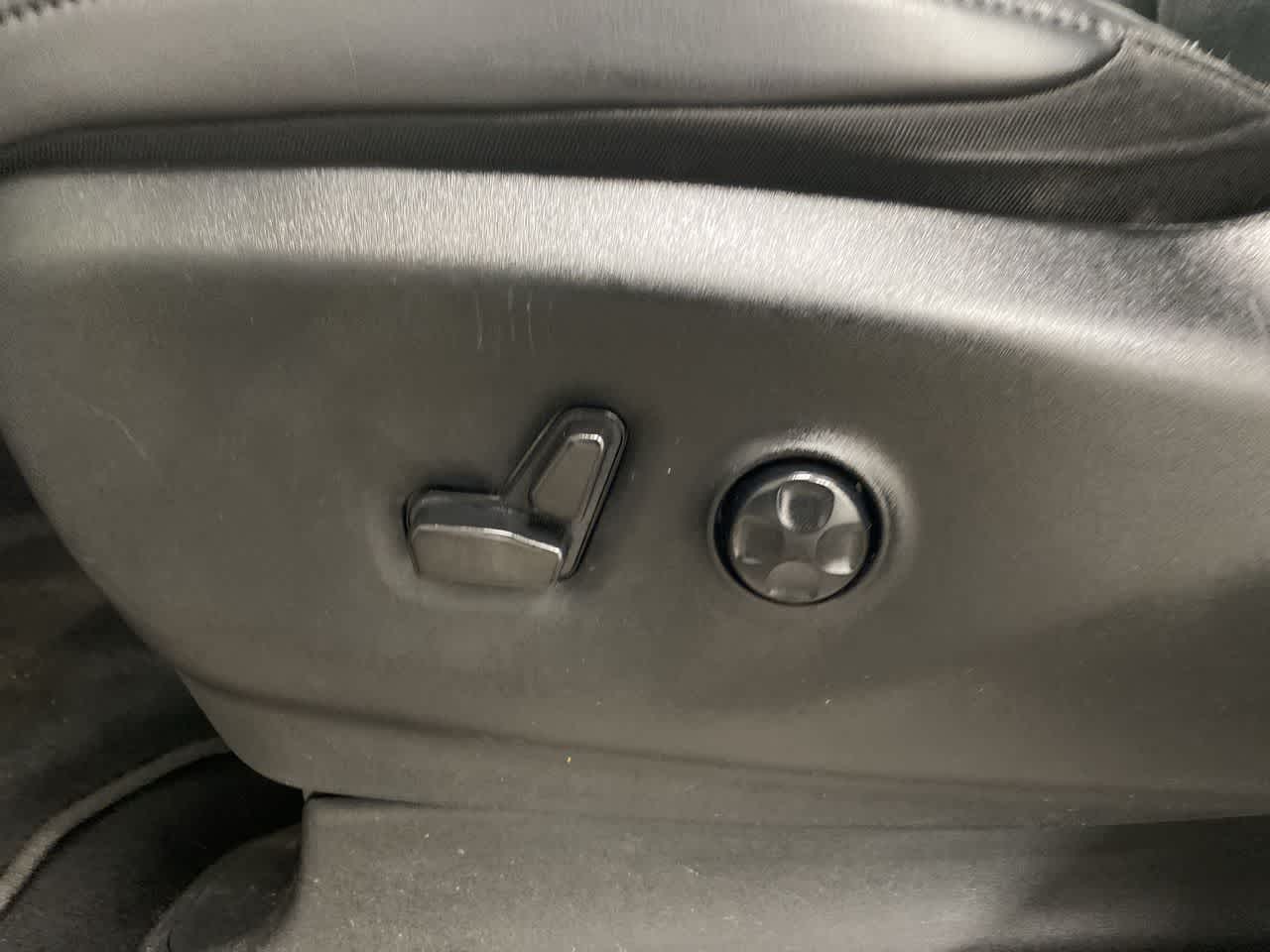 Thumbnail: 2023 Chrysler Pacifica - 13