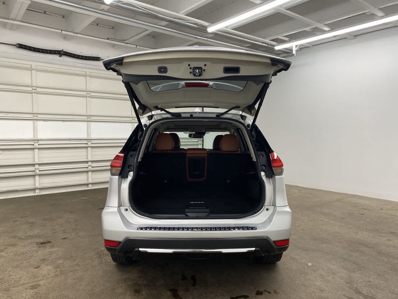 Thumbnail: 2017 Nissan Rogue - 30