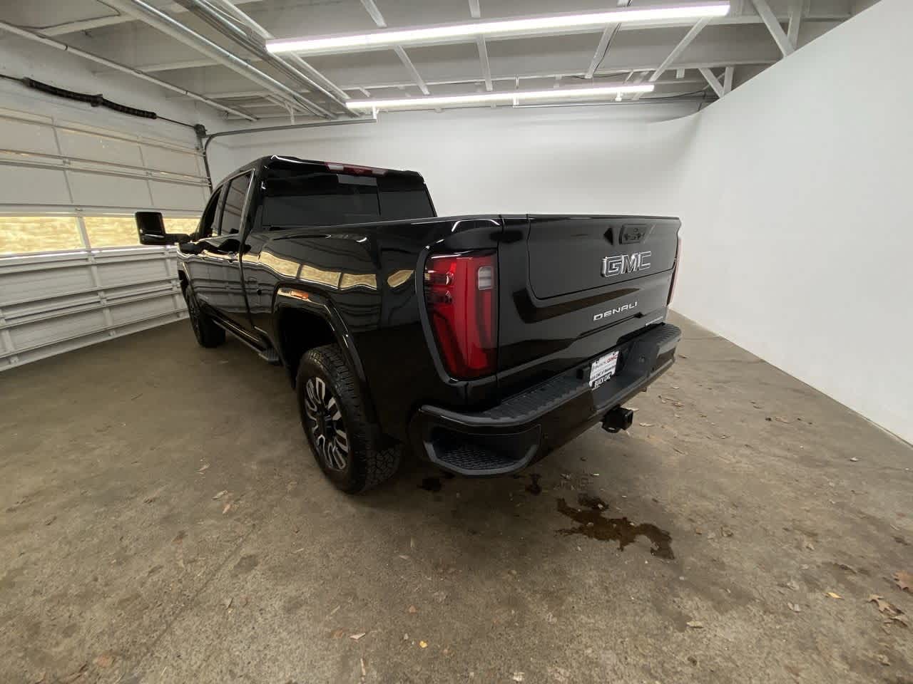 Thumbnail: 2025 GMC Sierra 2500 - 4